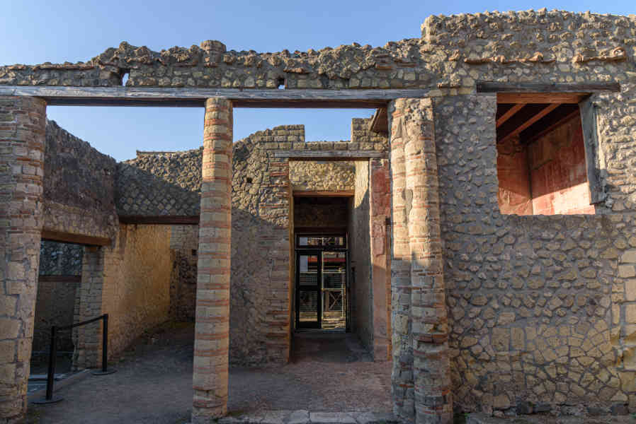 219 - Italia - Herculano - parque arqueológico de Herculano - Casa de la Alcoba.jpg